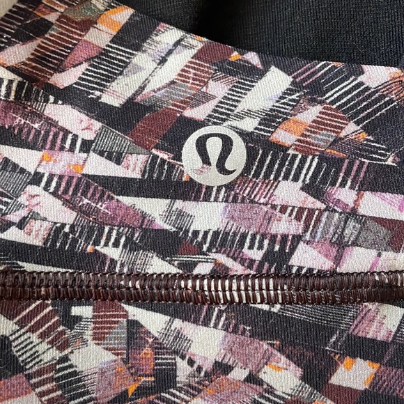 Lululemon Energy bra, size 8. EUC. Great shape! Little use. - Picture 3 of 4